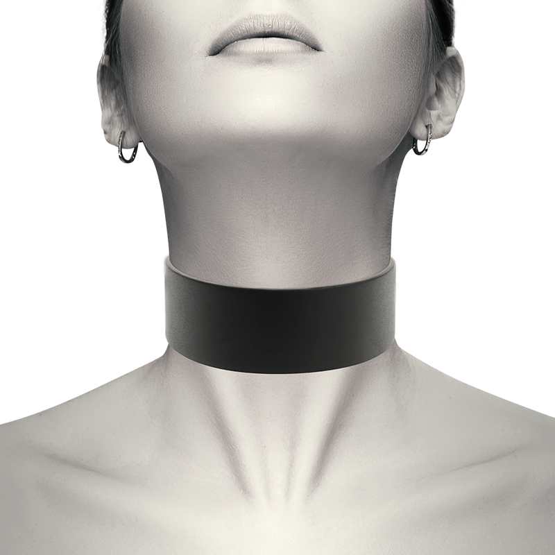 Comprar Coquette Chic Desire Choker Negro – Collar Ajustable De Cuero Vegano Para Estilo Moderno-Noxtic