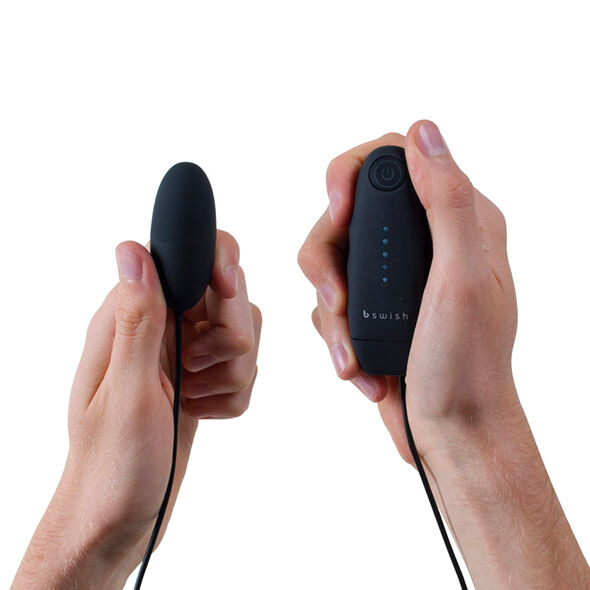 Comprar B SWISH Bnaughty Classic Vibrating Bullet Negro – Masajeador Con Cinco Funciones Silenciosas y Diseño Ergonómico-Noxtic
