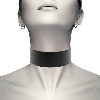 Comprar Coquette Chic Desire Choker Negro – Collar Ajustable De Cuero Vegano Para Estilo Moderno-Noxtic