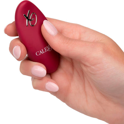 CALEXOTICS Rider Masajeador Doble Motor Rojo – Control Remoto Con Diseño Ergonómico