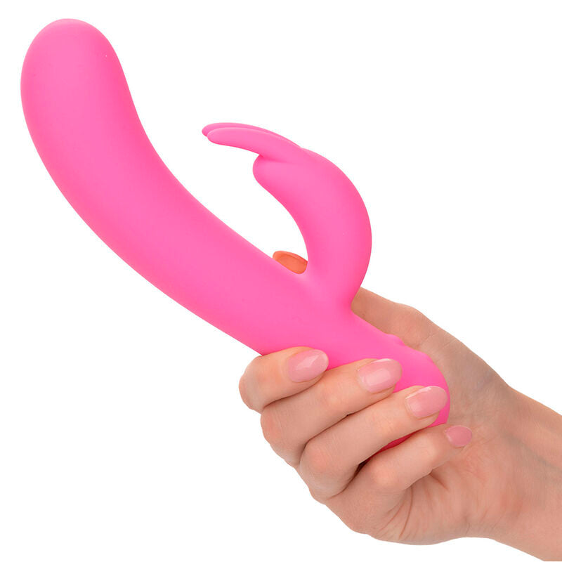 CALEXOTICS First Time Vibrador Rabbit Recargable Rosa – Experiencia De Doble Estimulación Con Diseño Elegante
