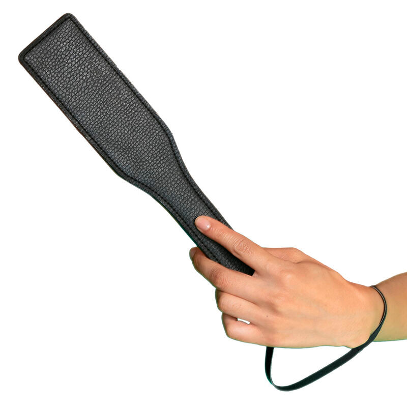 Calexotics Nocturnal Paleta Cuero Negro – Diseño Elegante Para Conexión Intima Entre Parejas